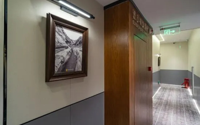 Super 8  Hotel Premier(Beijing Wangfujing Street Jinyu Hutong Subway Station)