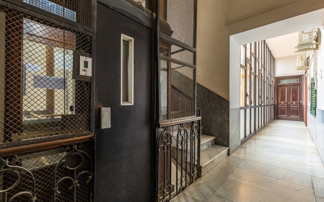 Maria's Bright Flats at the Cathedral