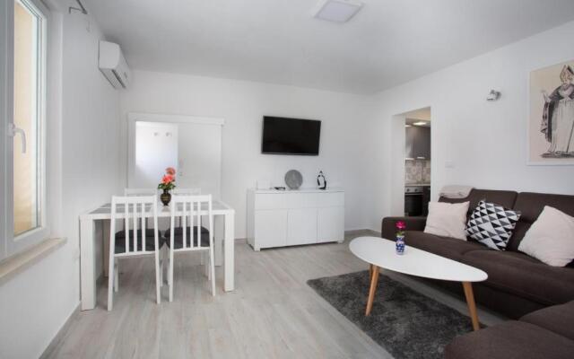 Serious Job Apartment