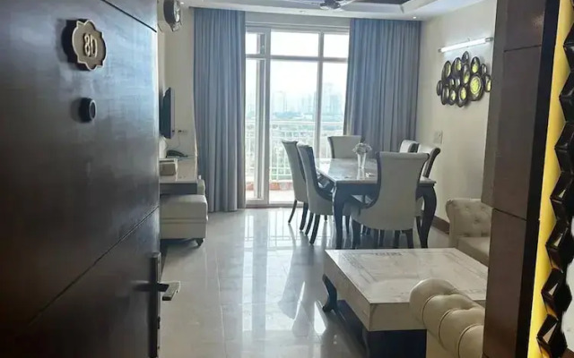Luxury Serviced Apartment Near Medanta Medicity