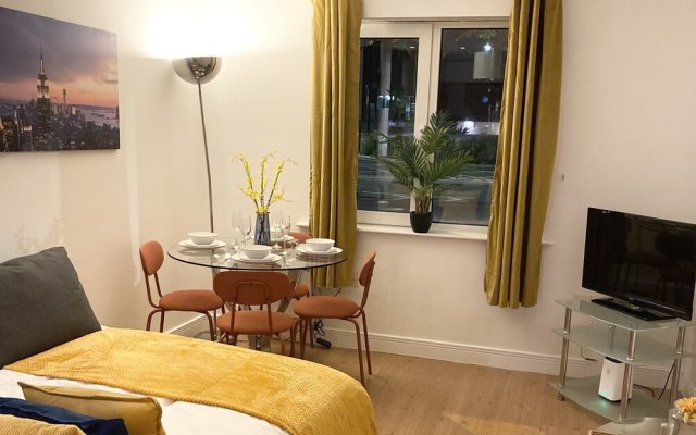 Captivating 1bed Citycentre Apartment With Parking
