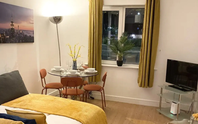 Captivating 1bed Citycentre Apartment With Parking