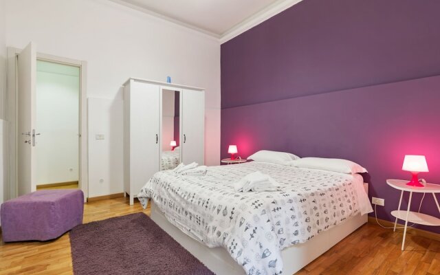 Pleasant Holiday Home in Catania With Balcony