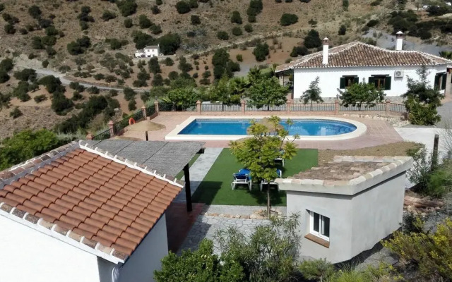 Villa With 3 Bedrooms in El Chorro, With Wonderful Mountain View, Priv