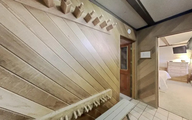 Slopeside 1849 Condos - Comfortable 3 BR Condos with Full Kitchens