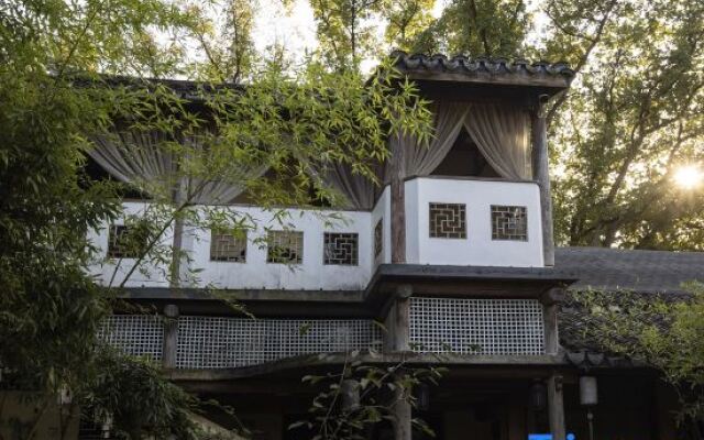 Yueshang Zen Space Homestay (Tongli Ancient Town Branch)