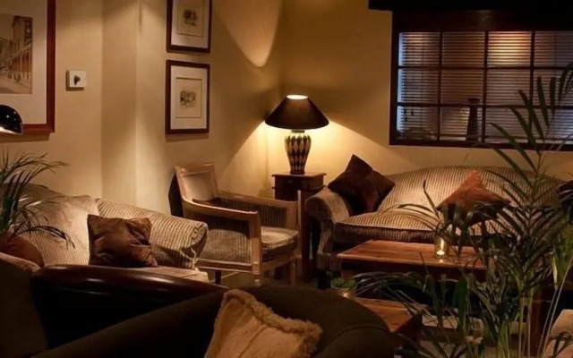 Manor Hotel