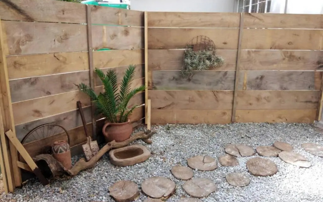 The Homestead - Simple Farm-Style Accommodation