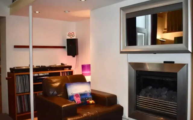 Unique 2 Bedroom Home by Brighton Marina
