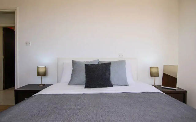 Phaedrus Living Seaside Luxury Flat Pervolia
