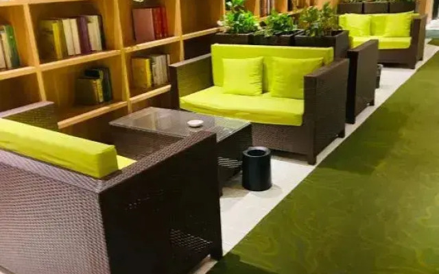 Wonderland Hotel