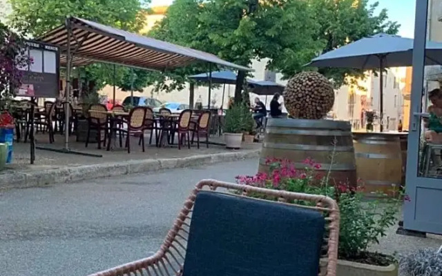 Logis Hotel Restaurant Le Louvre