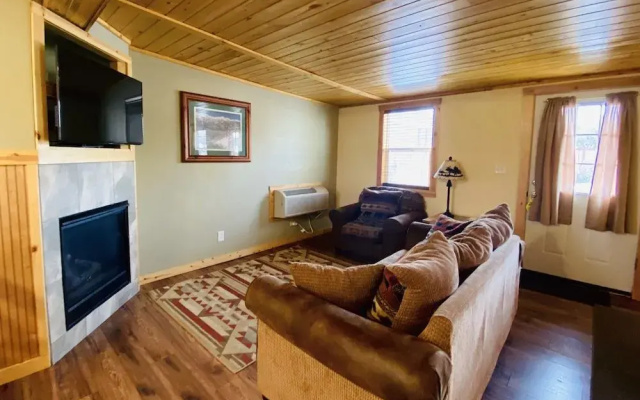 Salida Inn & Monarch Suites