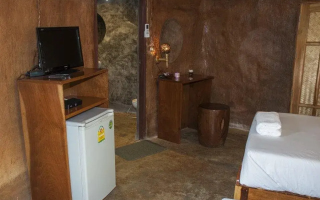 Baandin Rimnum Resort