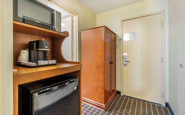 Best Western Plus Bridgeport Inn