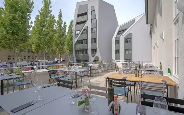 Nineofive Hotel