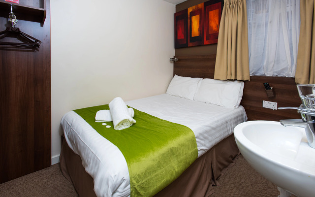 Marble Arch Inn Hotel