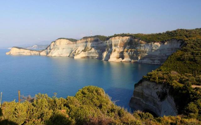 Attractive apartment in Mpenitses with shared pool