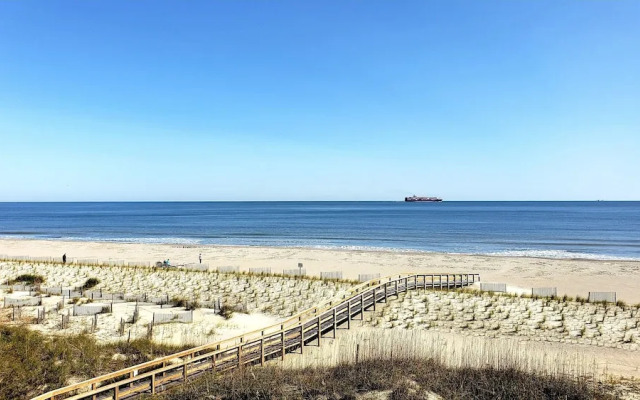 Desoto Beach Club 304