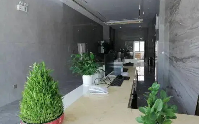 Shengweiyasenyang Hotel (Nongmo Lake Park Branch)