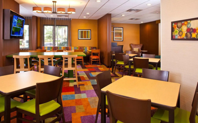 Fairfield Inn & Suites by Marriott Houston Hobby Airport.