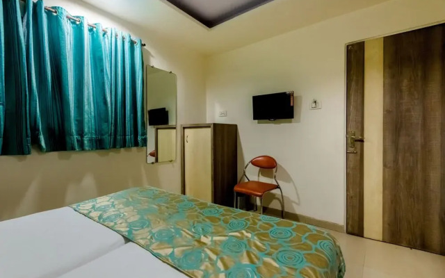 OYO 8311 Hotel Galaxy Residency