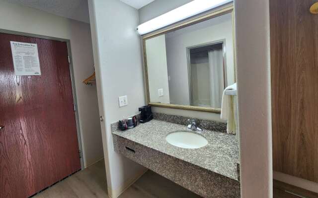 Days Inn by Wyndham Lafayette Scott