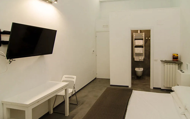 We Love Roma Guest House