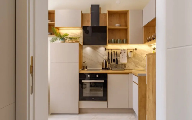 FM Deluxe 2-BDR Apartment - Springtime