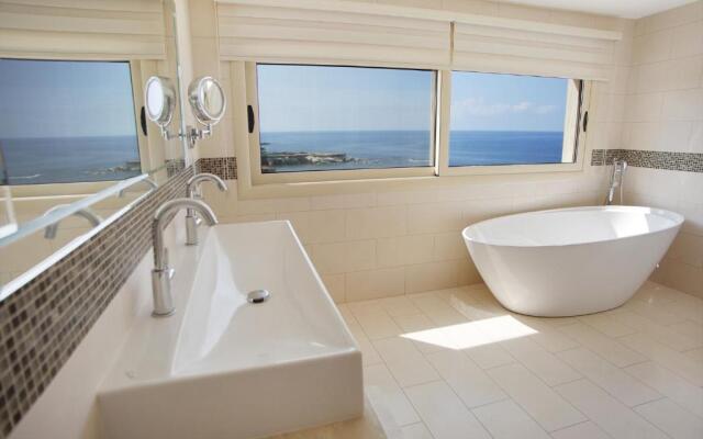 Seafront 5 Bedroom Villa Paradise in Sea Caves