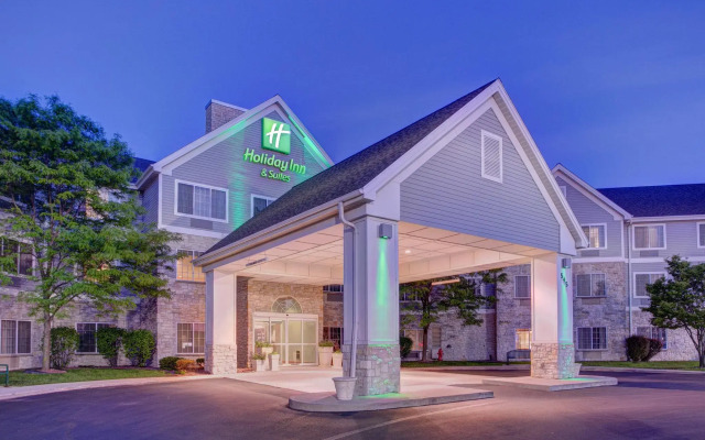 Holiday Inn Hotel & Suites-Milwaukee Airport by IHG
