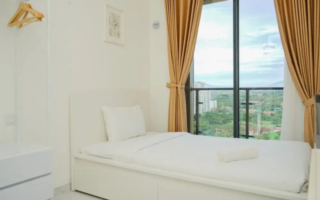 Nice And Minimalist Studio At Sky House Bsd Apartment – Guest Rooms – Legok