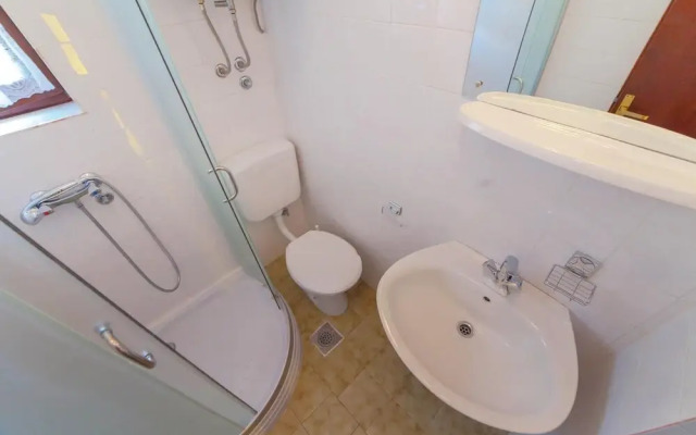 Nice Home in Povile With Wifi and 4 Bedrooms