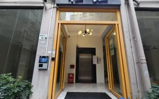 Shuniu Apartment (Shenzhen Bao'an Shangwu Subway Station)