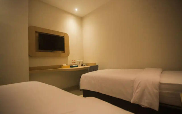 Kamari Hotel Ambon – Guest Rooms – Ambon