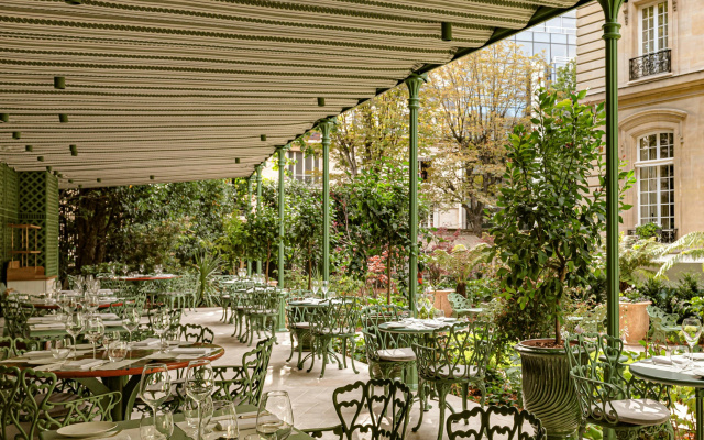Saint James Paris - Relais & Chateaux