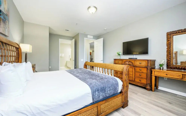 Beautiful Lake View Condo, Vista Cay-1004