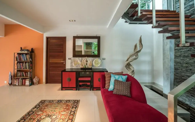 Parinda Villa in Naka Hills