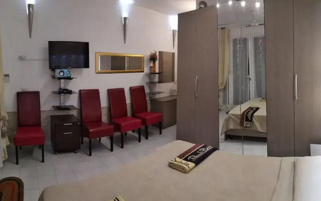 Apartment - Sleeps 3 & Swimming Pool