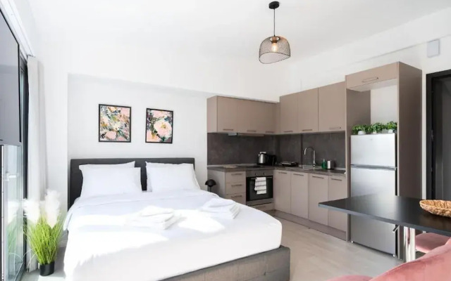 Velvet Luxury Studios in the City Center by BiNobi!