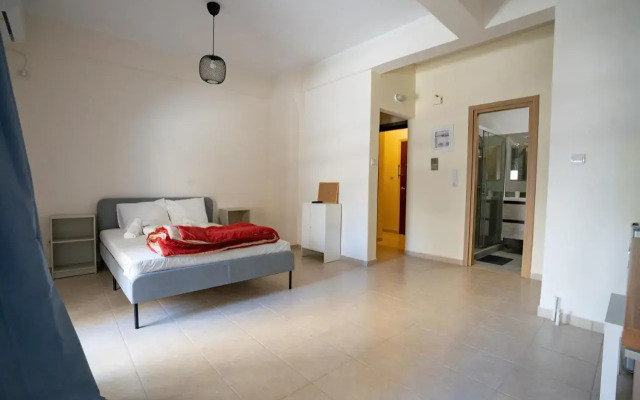 Ag. Ioannis metro station studio 1 bed 2 pers