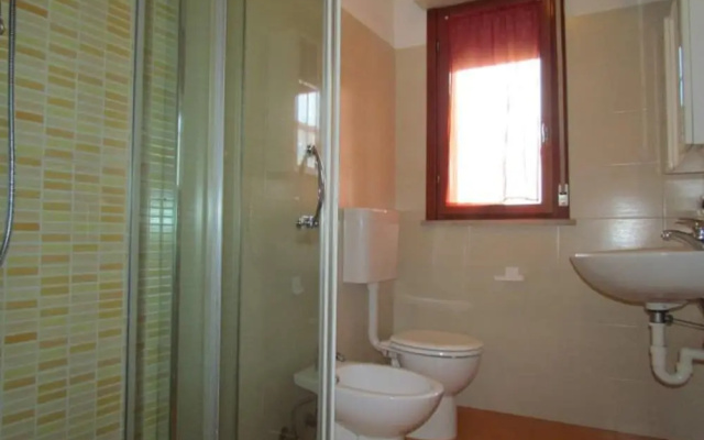 Spacious Flat With Pool Access