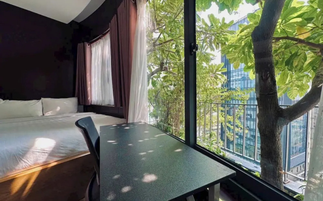 Metropole Cityview Apartment – Balcony – Ho Chi Minh City