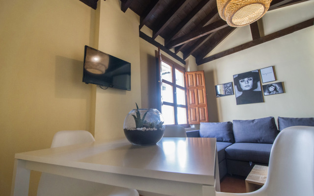 Apartamentos Nahira Suites 3000