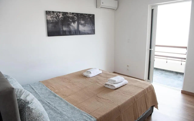 Renovated Apartment 5min From Subway Station 'Attiki'