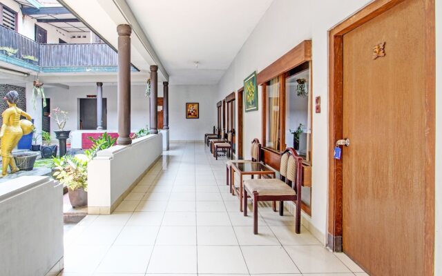 Super OYO Capital O 93240 Candra Dewi Hotel