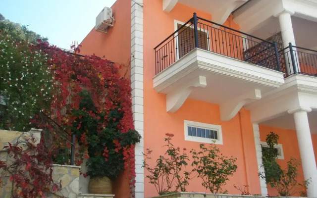 Nikas Villa Orange Apartments