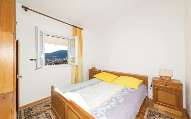 Nice Home in Vinisce With Wifi and 2 Bedrooms