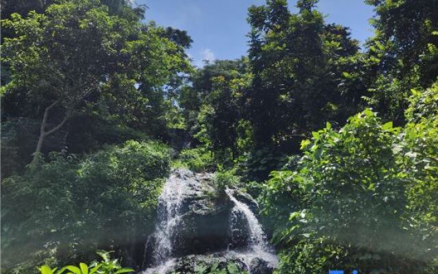 Yunding Executive Apartment (Shenzhen Nanshan Subway Station Coast City)