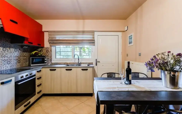 Urban Living Minicasa Nomad - Kalamata s Hideaway